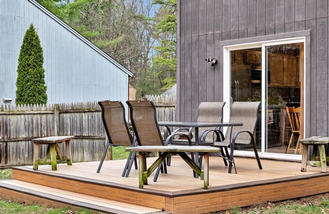 The Malta Cozy Getaway|Track|Belmont|SPAC|WIFI|Grill|Parking|