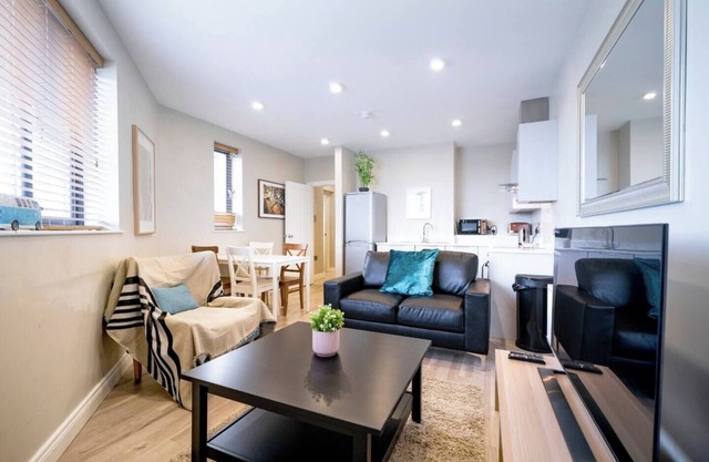 The Manhattan -1bd City Ap (Gold Short Term Stays)
