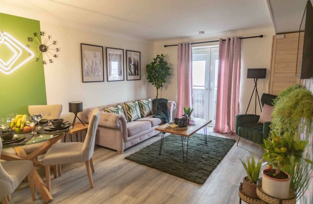 The Marine @ No.7 Ayr Beach - Coorie Doon