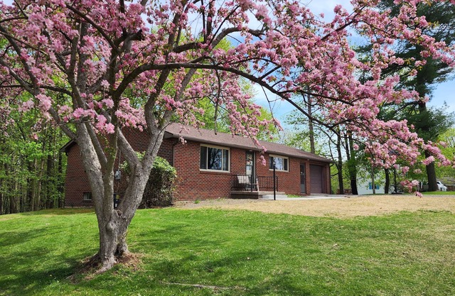 The Mary Virginia - a family getaway close to two PA state parks!