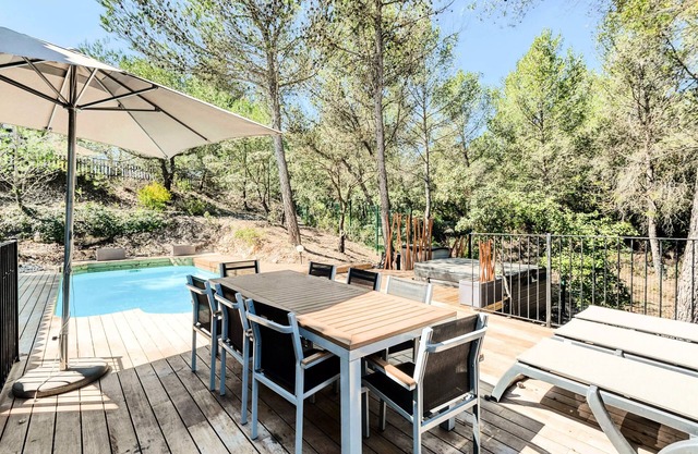 The Mas and Villas of Pont Royal in Provence - maeva Home - Fully equipped 5-room villa for 8 people - Exclusive - super Home