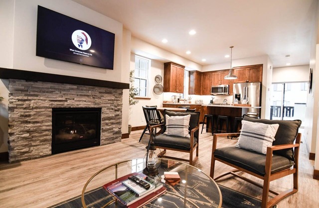THE MCCALL HIDEAWAY - Cozy Downtown Retreat
