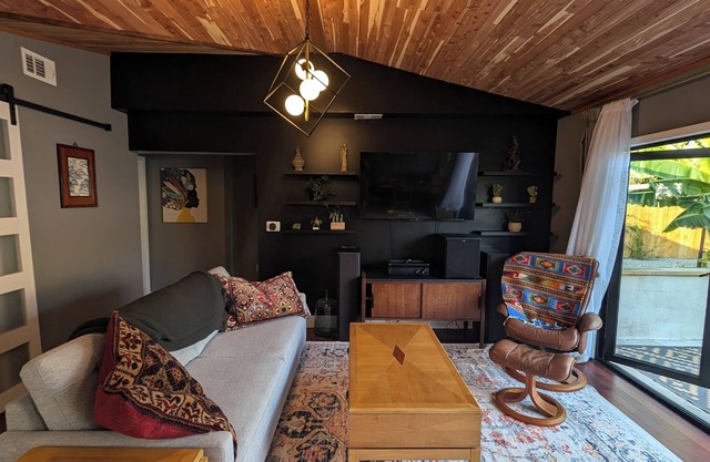 The Menagerie - Privacy Close to the Beach