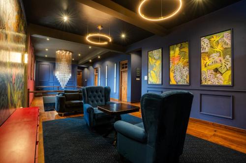 The Merenchi by Alexander Kane