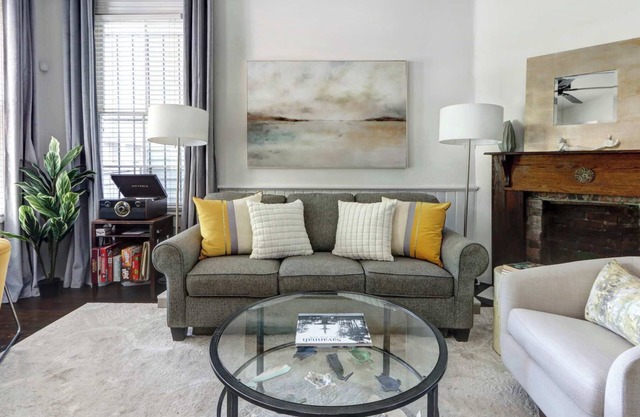 The Mermaid Cove | Walk to River + Private Patio