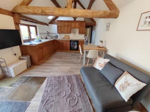 The Milking Parlour - Cottage within farm grounds