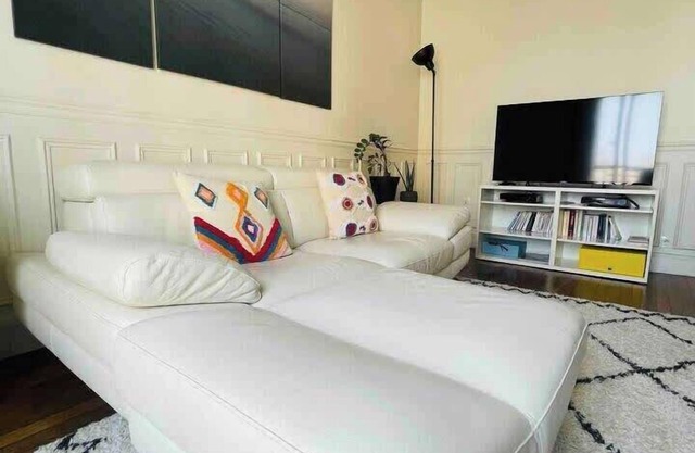 The Modern - Close to Paris