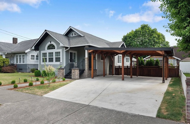 The Modern Manor. A two bedroom, with loft, located in the heart of Puyallup.