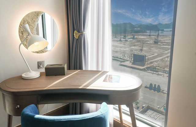 The Moon Boutique Hotel Cat Ba