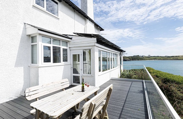 The Moorings - an apartment that sleeps 9 guests in 3 bedrooms