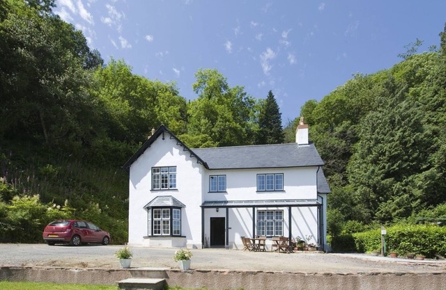 THE MOUNT, family friendly, luxury holiday cottage in Dulverton