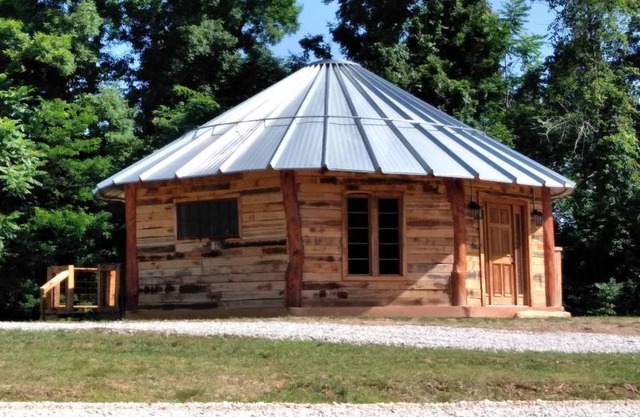 The Mountaineer - Rustic Mountain Yurt