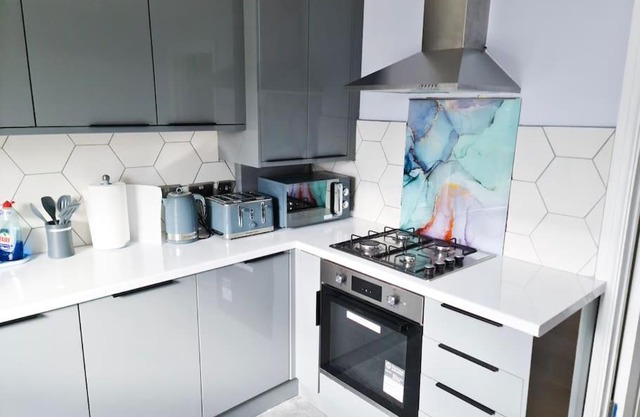 The Navarone Blue Orchid Flat