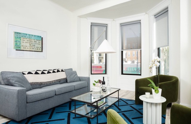 The Neighborhood Hotel - Lincoln Park 201 - One Bedroom