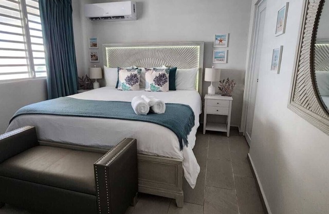 The Nice Beach BungalownBeautiful beachfront home with pool—sleeps 10!