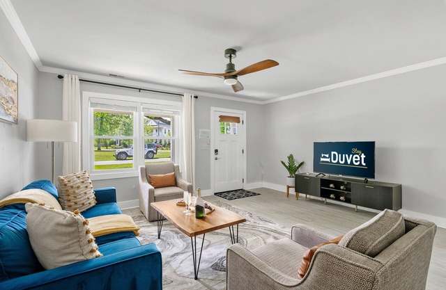 The Oakwood A: Modern Comfort in Park Circle