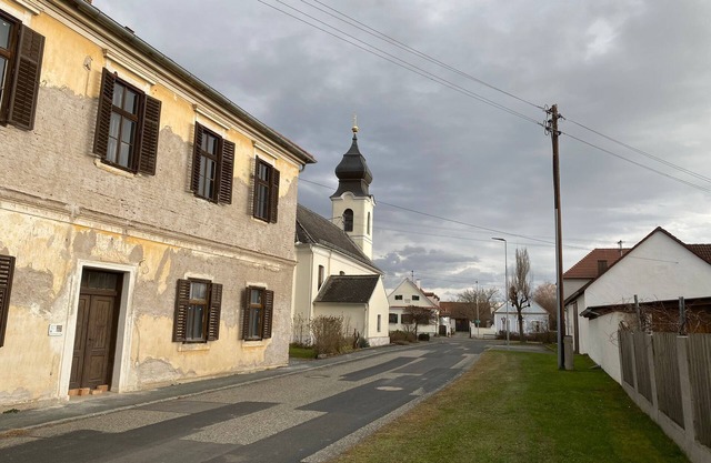 The old elementary school, living in the museum, vacation apartment with its own garden