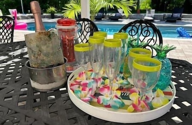 The Old Mill Manor: optional chef, pool, hot tub, docks, tiki bar & grill,