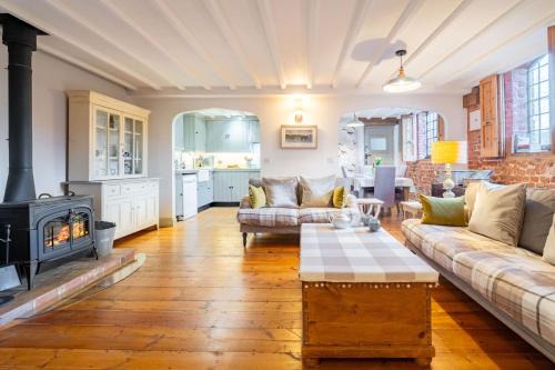 The Old Smithy by Big Skies Cottages