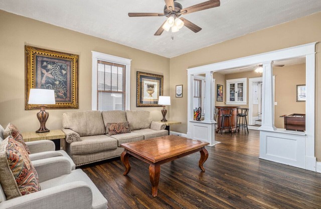 The Olive House - Near Main Street- Fully rehabbed