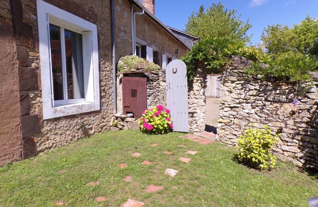 THE ORCHARD FARM