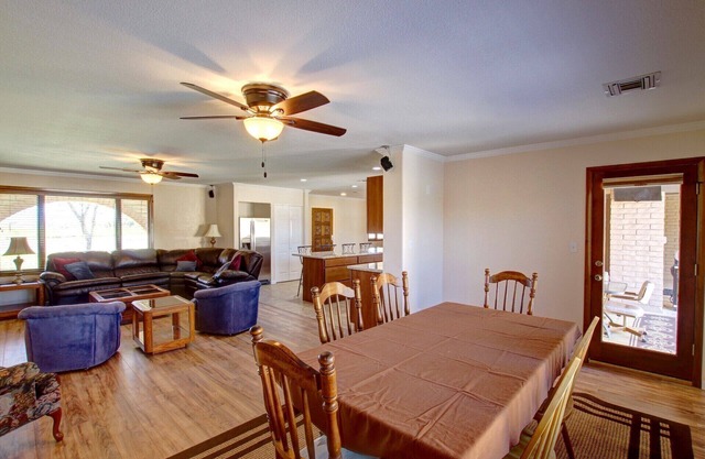 The Orchard House-a One of a Kind 2 1/2 acre property Monthly Special $4000