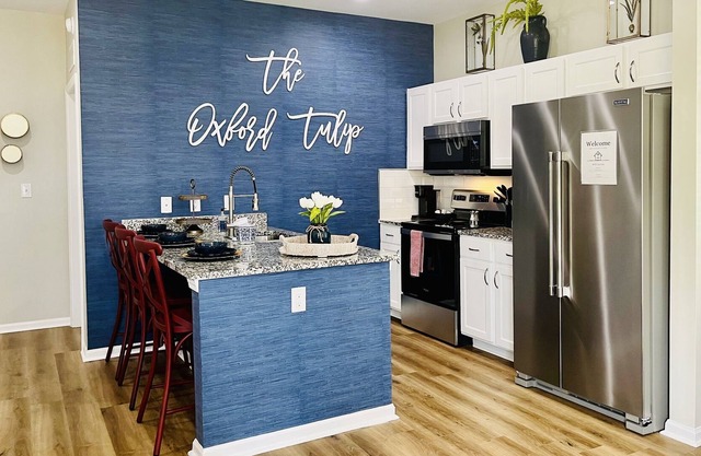 The Oxford Tulip - 3 Bedroom Suites!