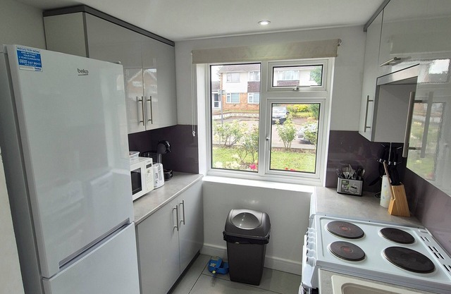 The Pad Borehamwood - Cosy and Warm