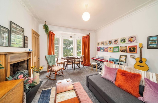 The Palais - Retro Style