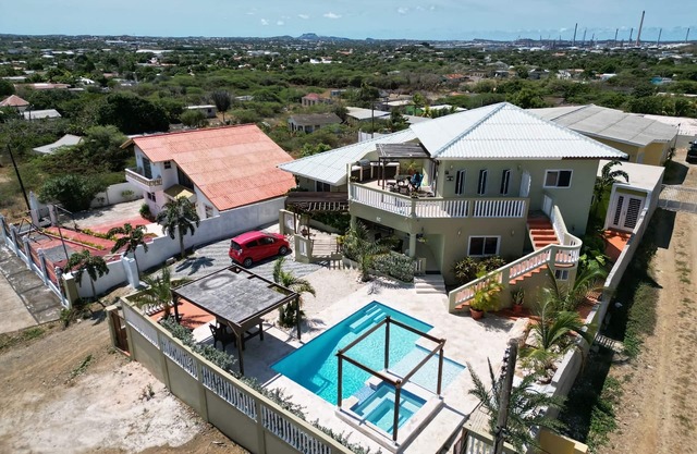 The perfect place for family & friends to enjoy there vacation in Curacao.n