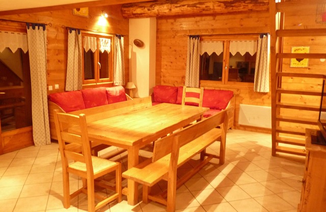 The Peya cottage with 4 rooms in chalet