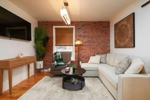 The Plateau Twin - Perfect Group Stay
