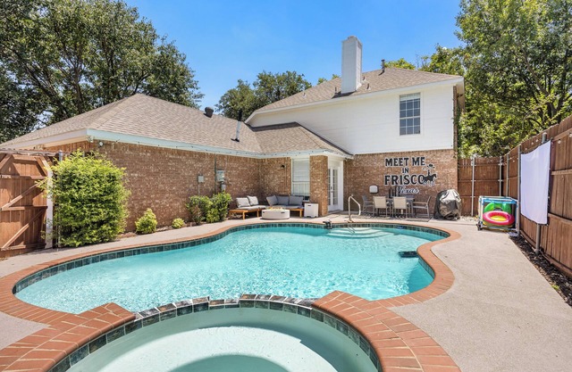 The Pony Haus – Pool, Spa +Climbing Wall sleeps 11 in Frisco TX!