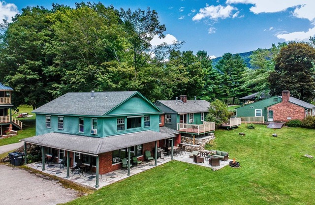 The Privacy of a house & Perks of a Resort! Pool, tennis, fireplace. Indoor pool. Dogs welcome!