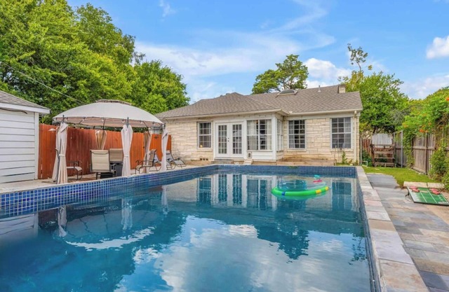 The private home features two master suites with King beds and full attached bathrooms. The loft is 3rd private getaway with a Queen bed and attached full bath. Fully stocked kitchen and a separate Oak dining area.