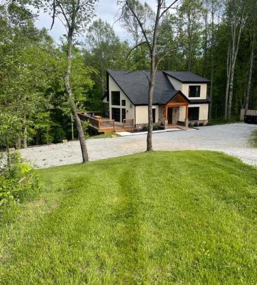 The Quana - Hot tub, fire pit, and Huge Entertainment Area
