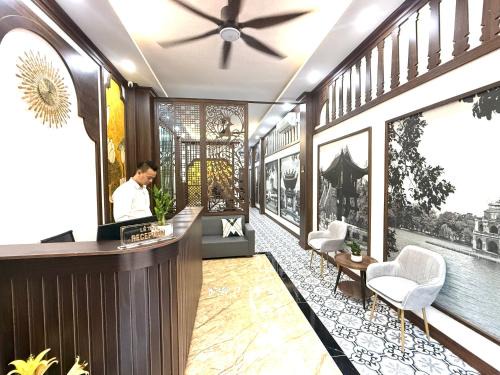 The Queen Hotel & Spa 2