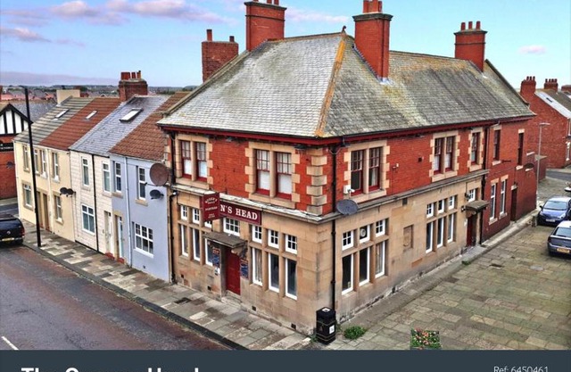 The queens head