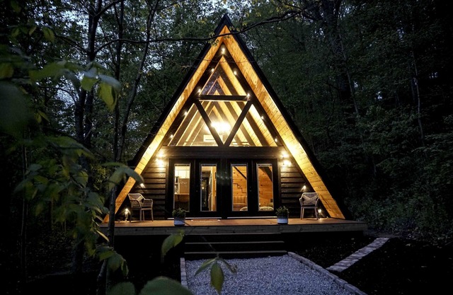 The Raven A-Frame - Modern Woodland Retreat near Hocking Hills and OU Campus