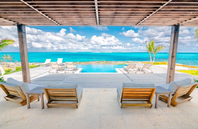 The Reef House - Luxury Beach House With Ocean Views From Every Bedroom