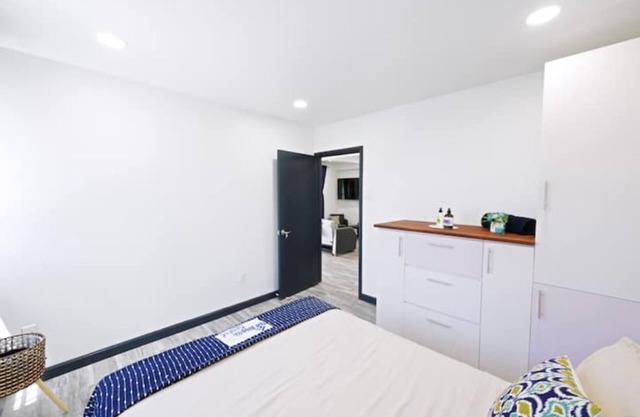 The Rise at Kendal- Modern Apartment with Pool