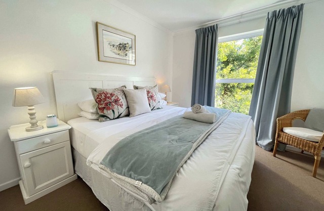 The River Club Loft | Resort 2min to Robberg Beach