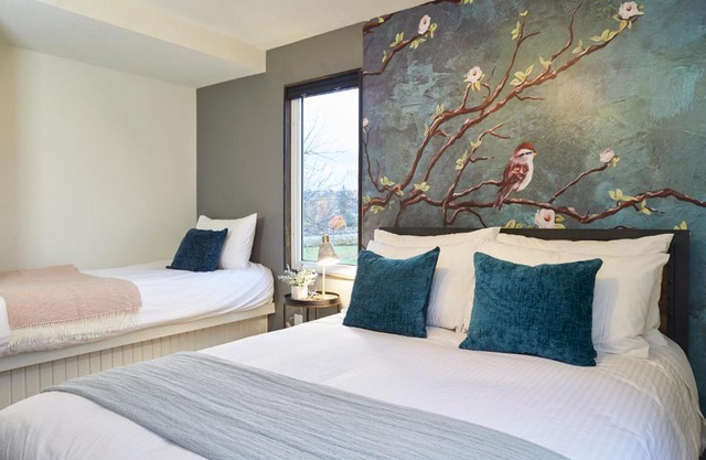 The Rockcliffe Moore Falls (North Bird Suite)