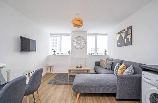 "The Rosemary" is a stylish retreat in the heart of Portsmouth, offering a fresh and inviting escape