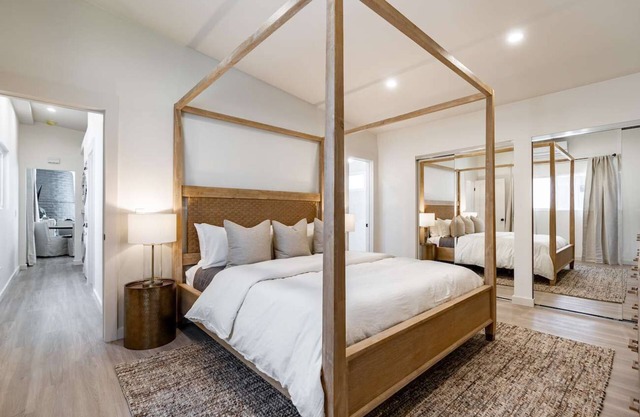 The Rosemont II - 2BR La Jolla Gem Near the Beach