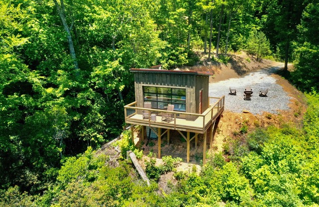 The Rowdy Bear Off-Grid Glamping Cabin