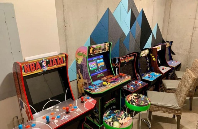The Sand Jamm beach house with ARCADE and HOT TUB