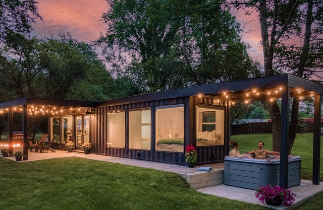 The Scenic Orchard with hot tub & beautiful views!