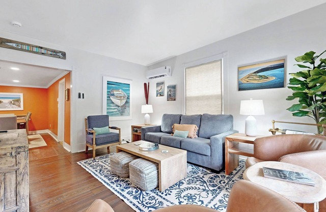 THE SEADOG SHANTY- 2 BD, 2 BA - SLEEPS 6 *Pet Friendly*