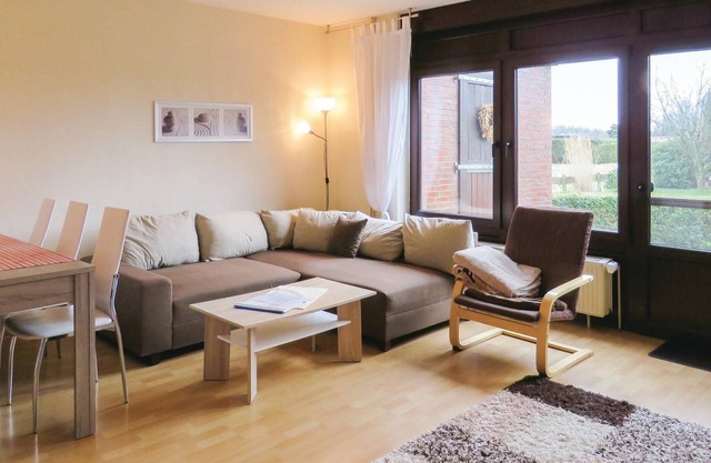 The semi-detached house, which is used exclusively as a vacation home, is located in a quiet side st